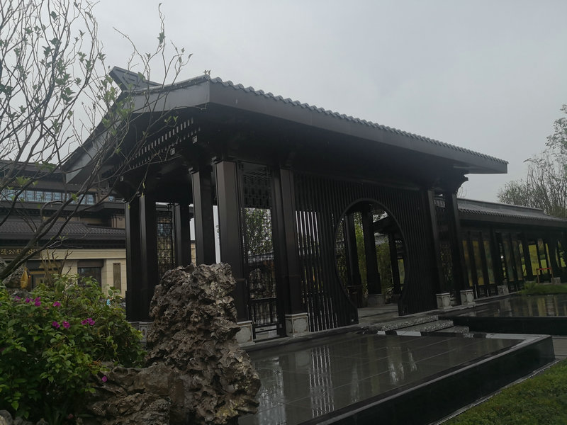 鴻通地產南充公園1988 不銹鋼工程.jpg